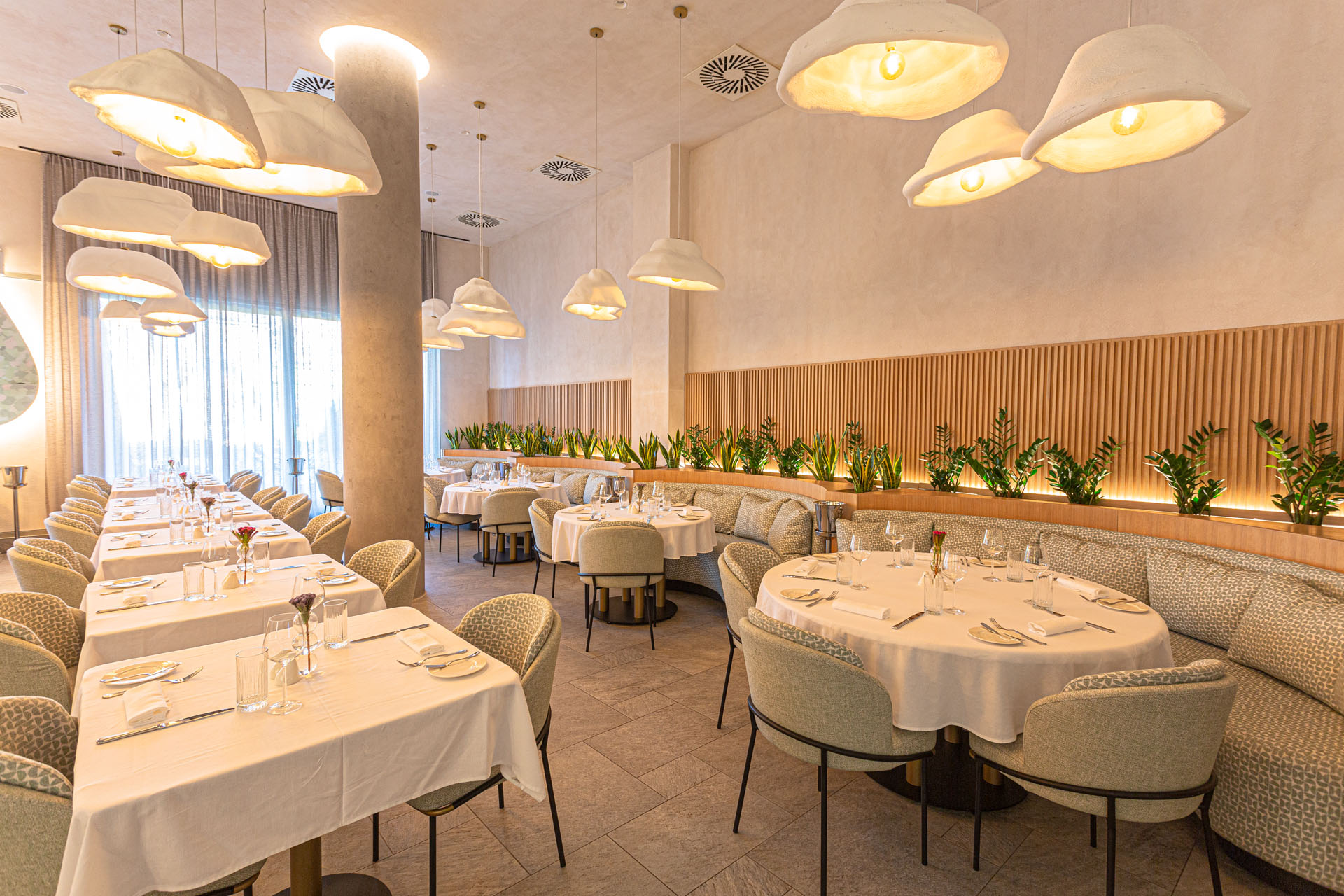 Happy Hour at NEST Restaurant Hogo