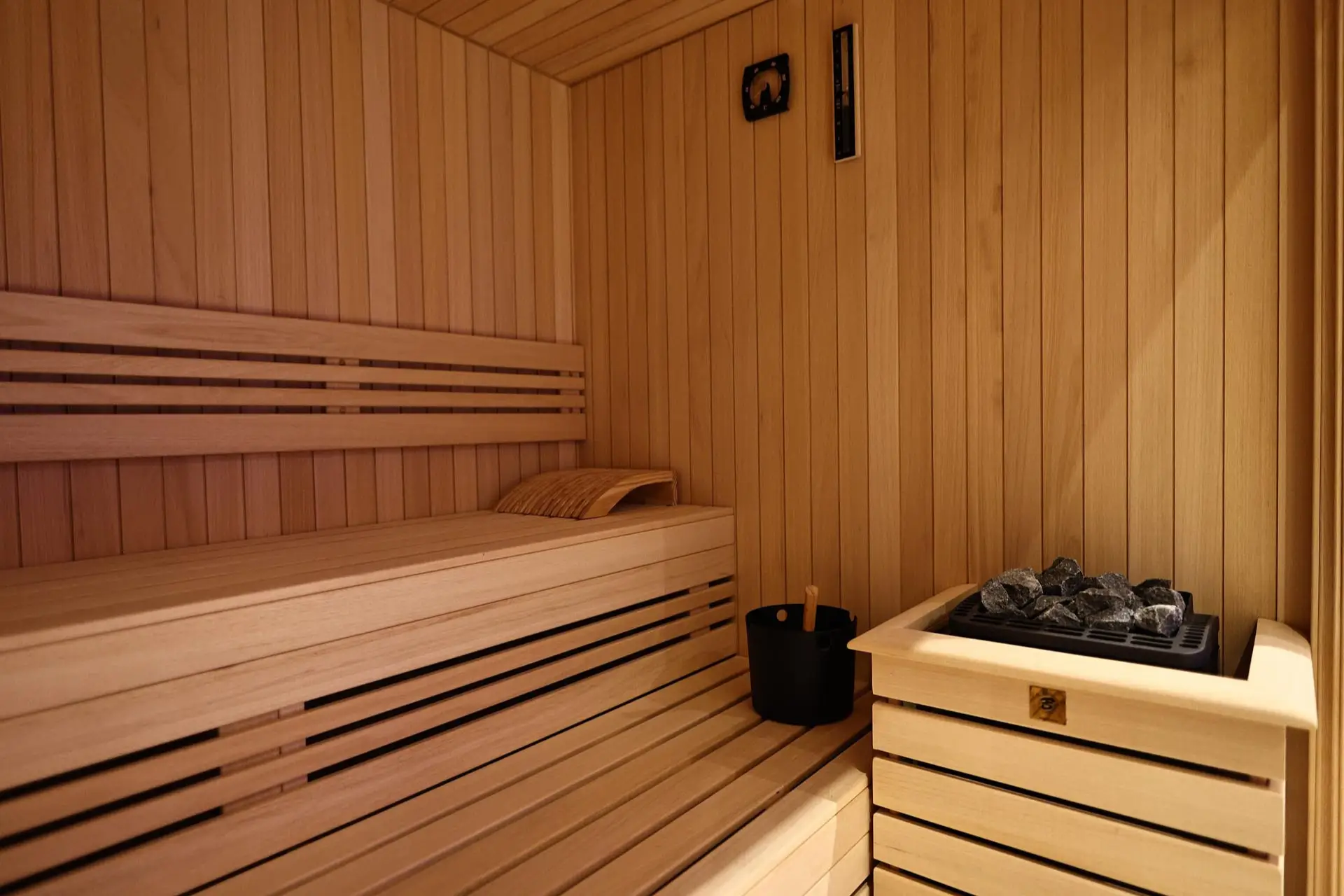 SPA & Wellness centar Hotela HOGO tokom zime Unutrašnji bazen SPA centra Hotela HOGO Zimska relaksacija u SPA centru Hotela HOGO